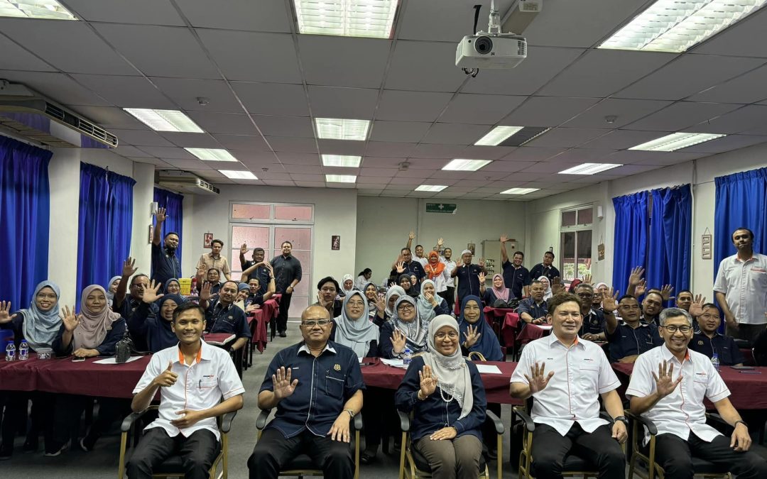 Kursus Pendidikan TVET FELDA: Pengenalan Dron, Produksi Filem dan Penguasaan Bahasa.